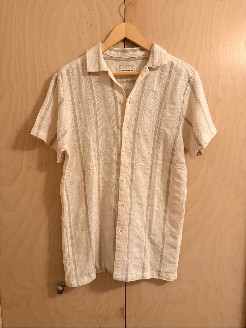 Men's Short-Sleeve Button-Down Shirt in Cream - Casual Camp Collar S